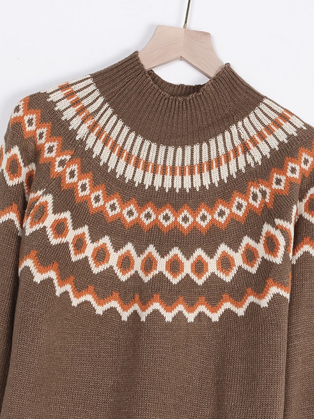 Trendy Geometric Knit Pullover Jumper with Turtleneck and Long Sleeves for Casual Fall and Winter Wear
